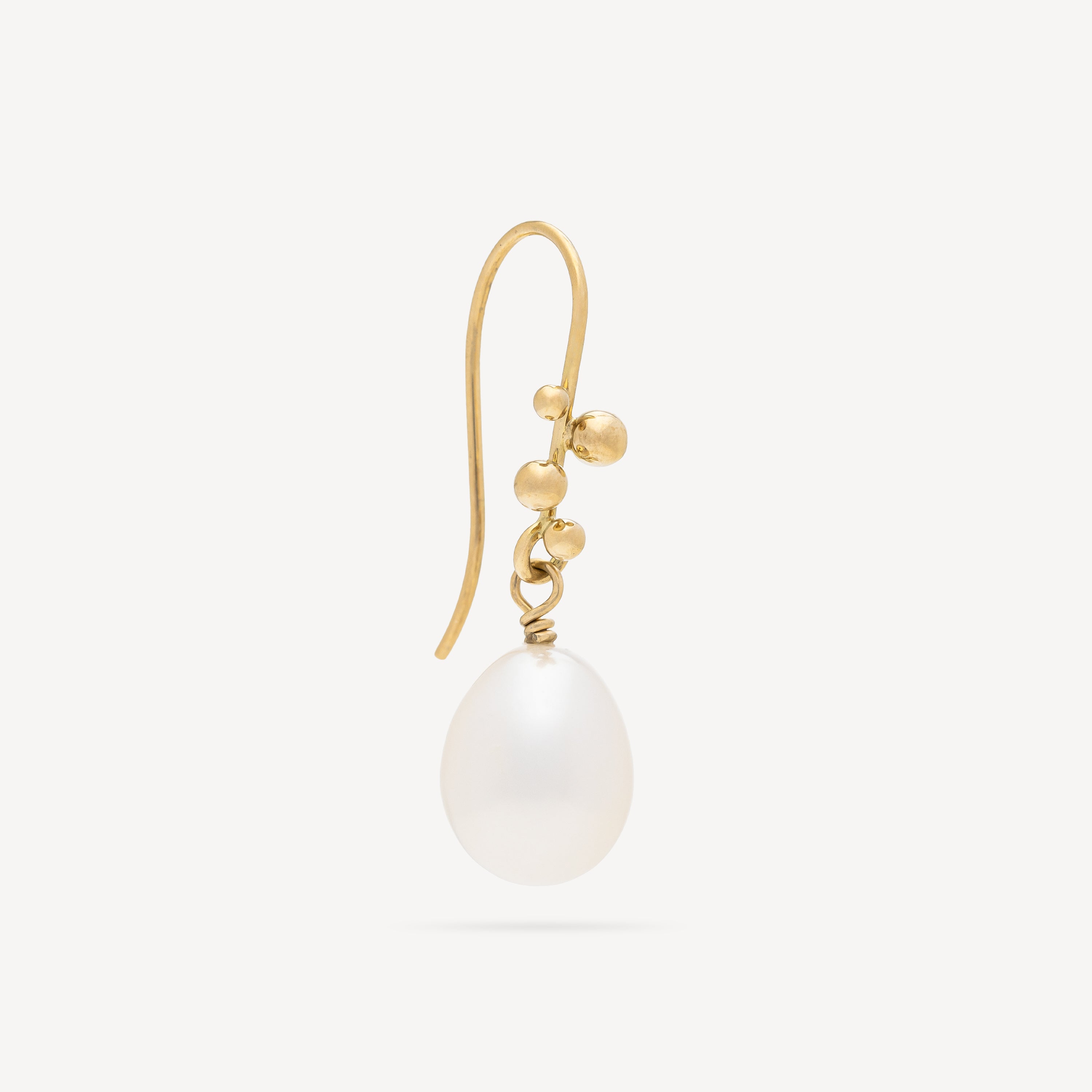 Pearl Delphis Earring – MAD LORDS
