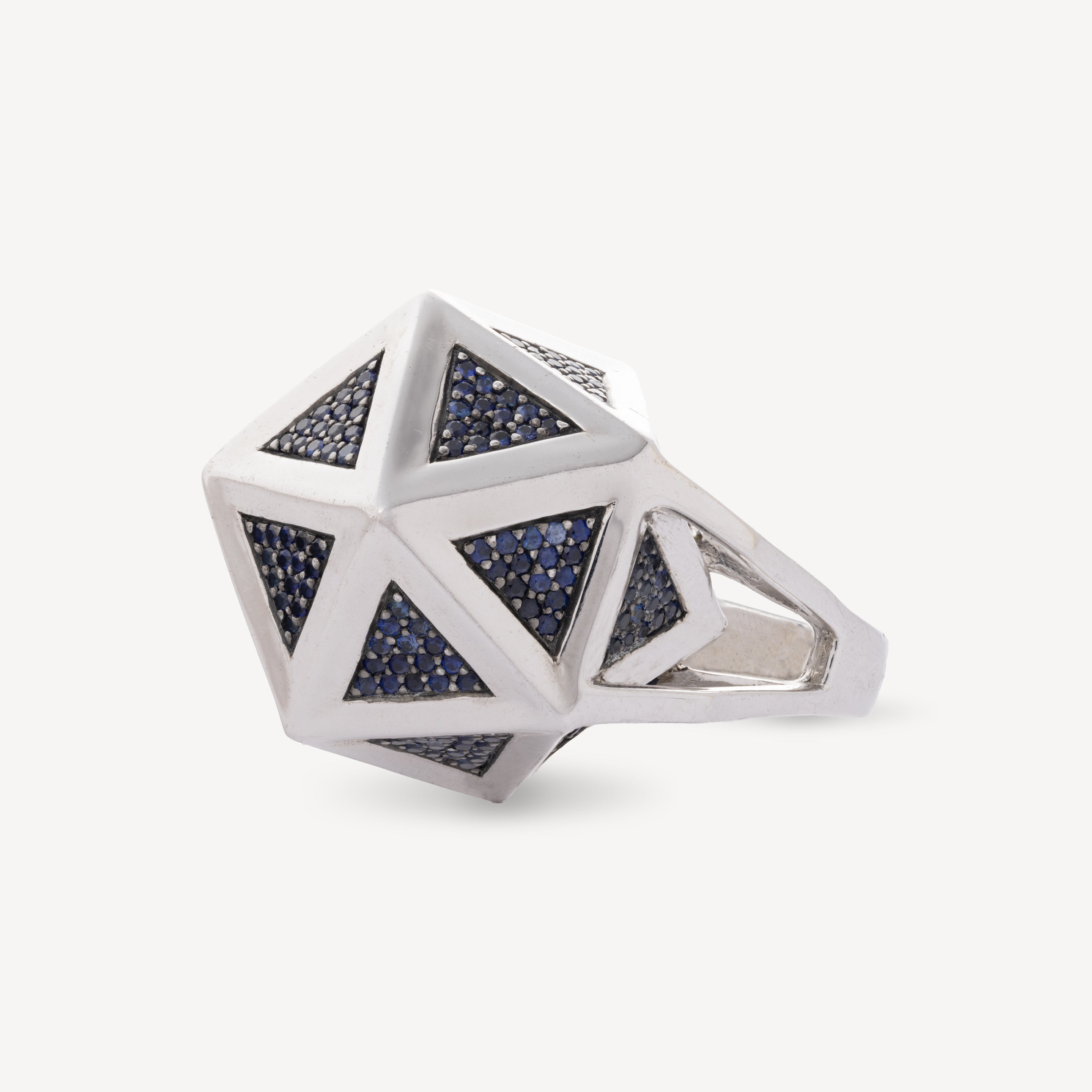 Icoso Ring in Silver and Blue Sapphire