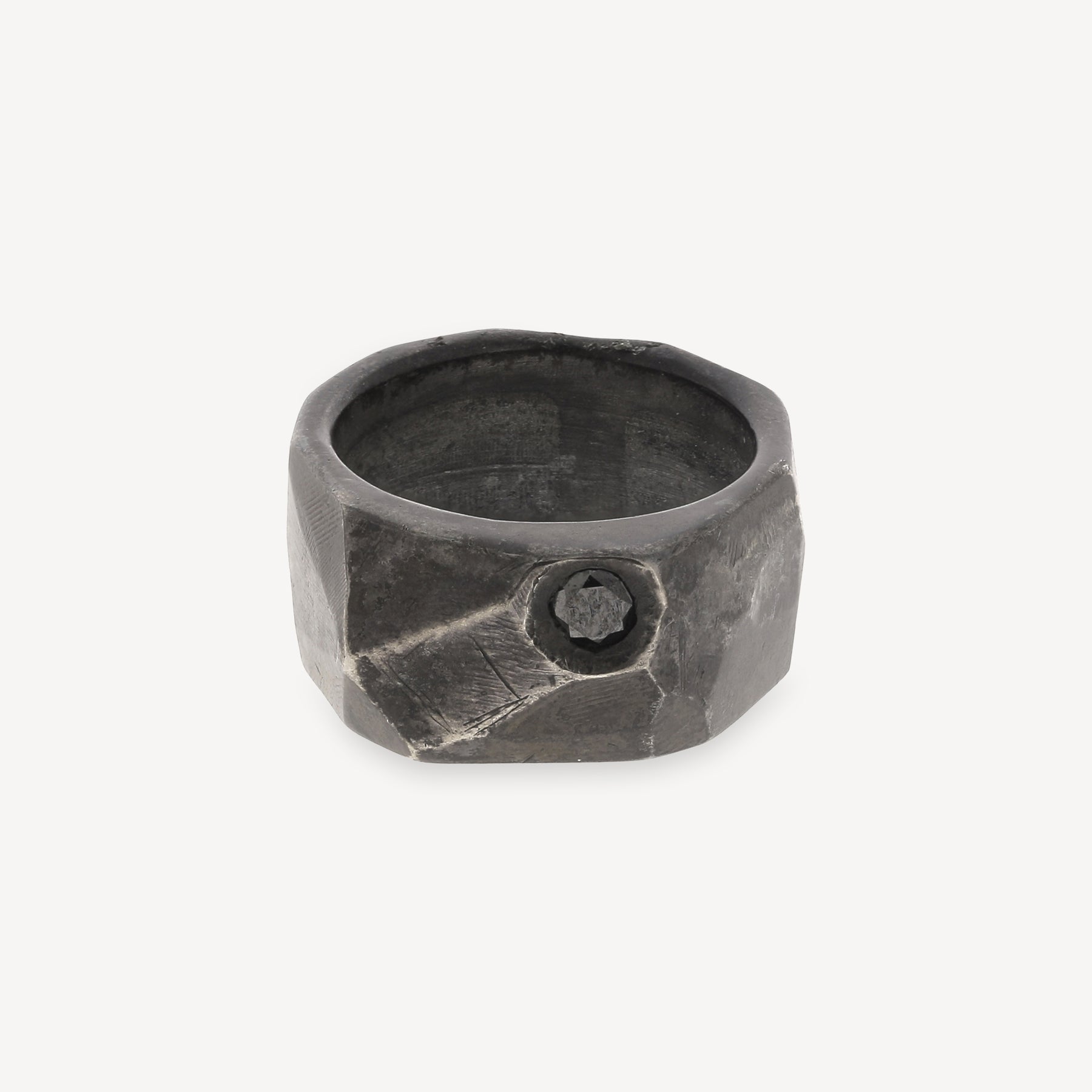 Rock-Ring aus Silber und schwarzem Diamant