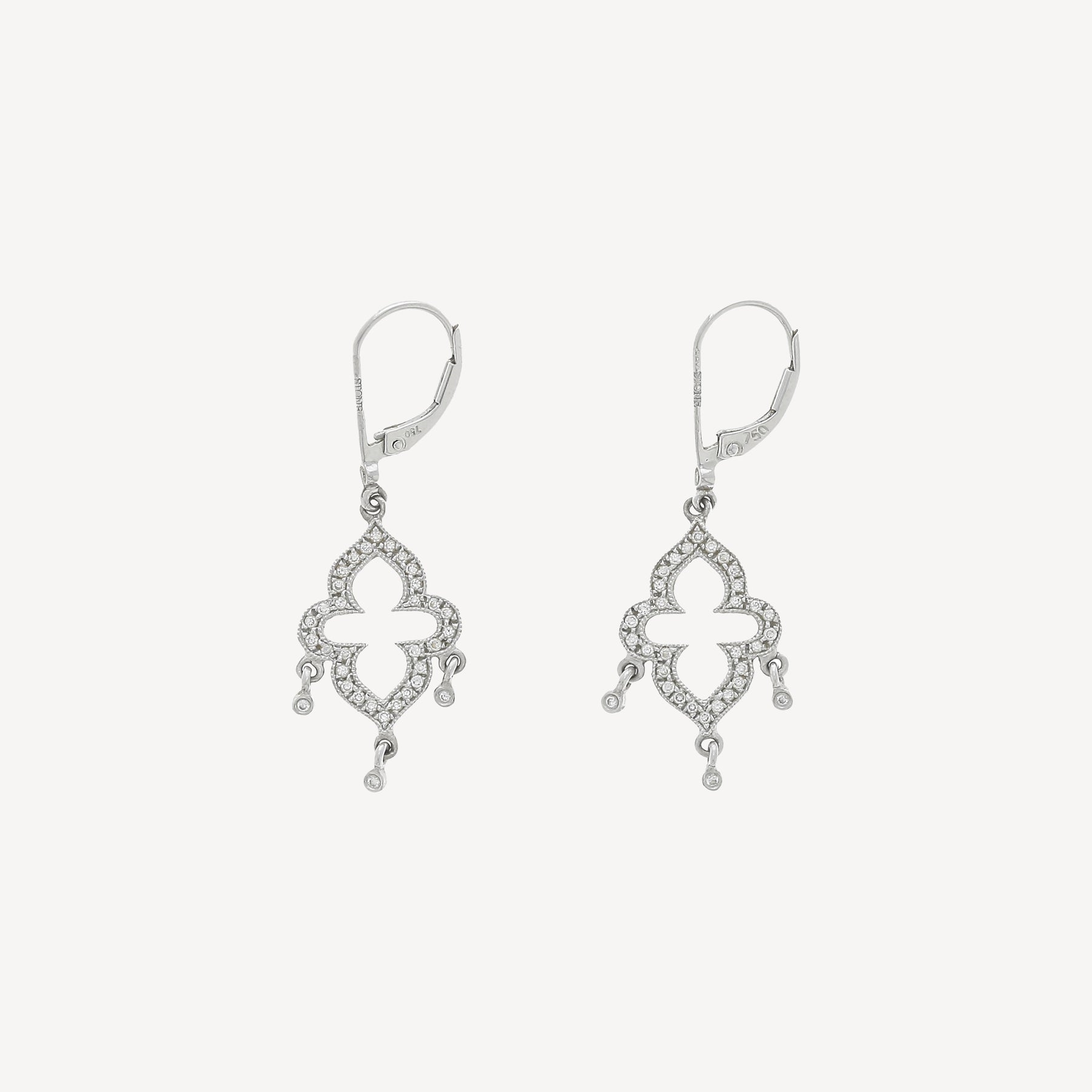 Ohrringe aus Weißgold und Diamanten