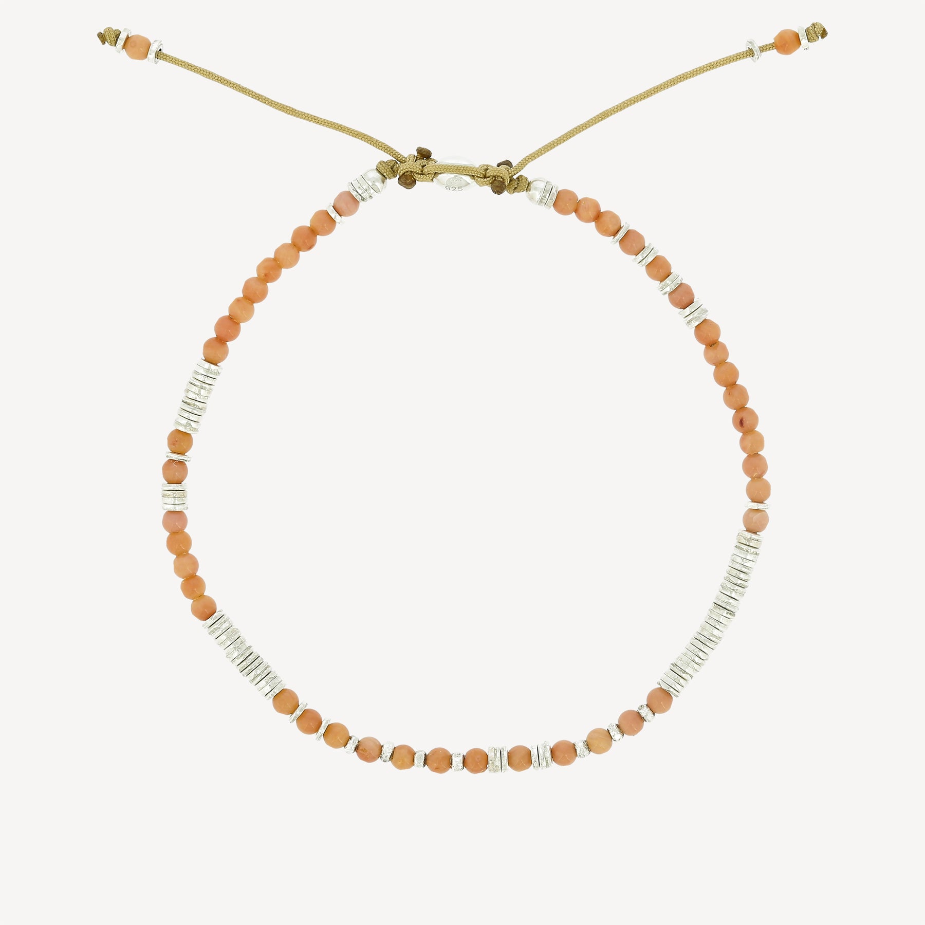 Präzises Korallenarmband