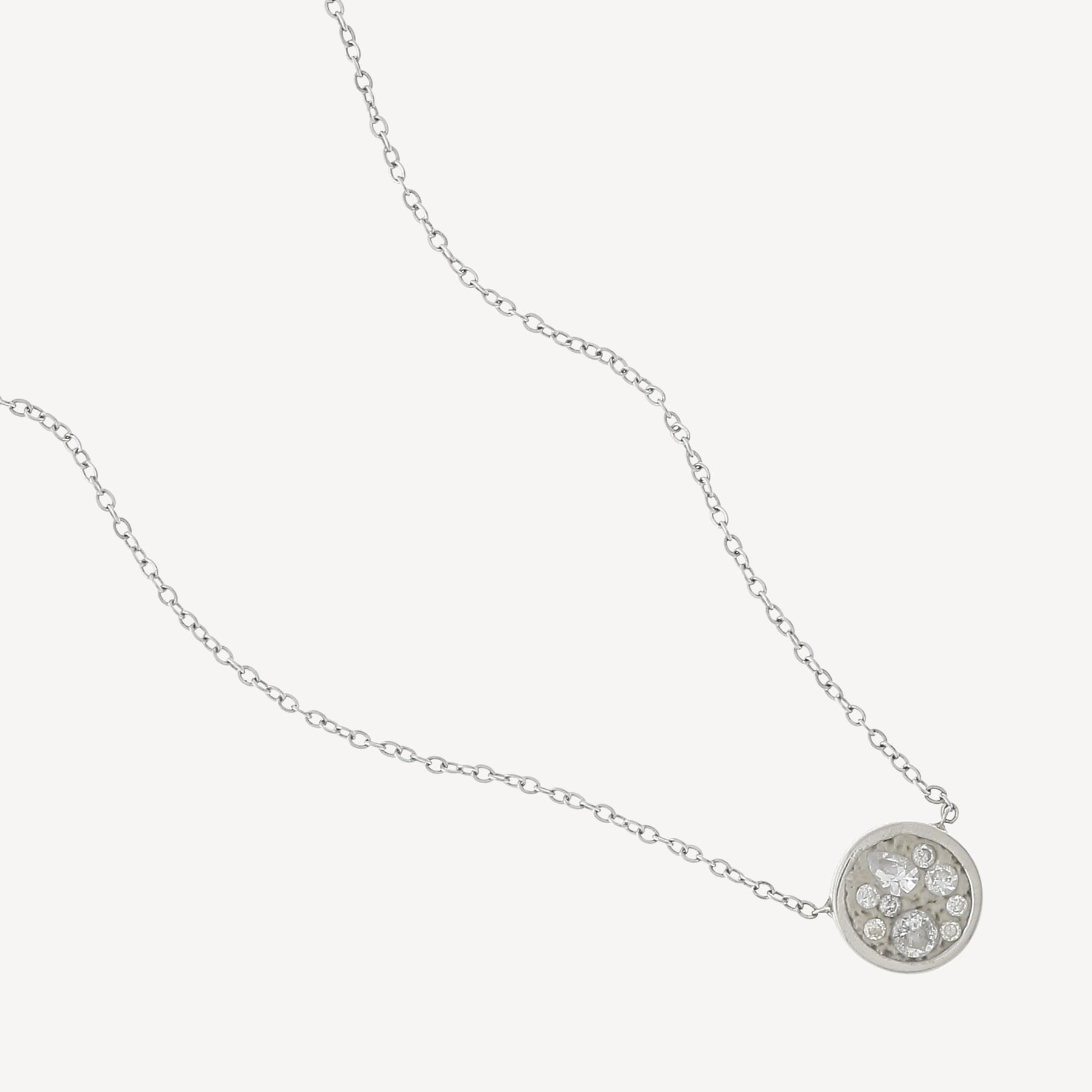 Halskette mit kleinem Kreis aus Weißgold