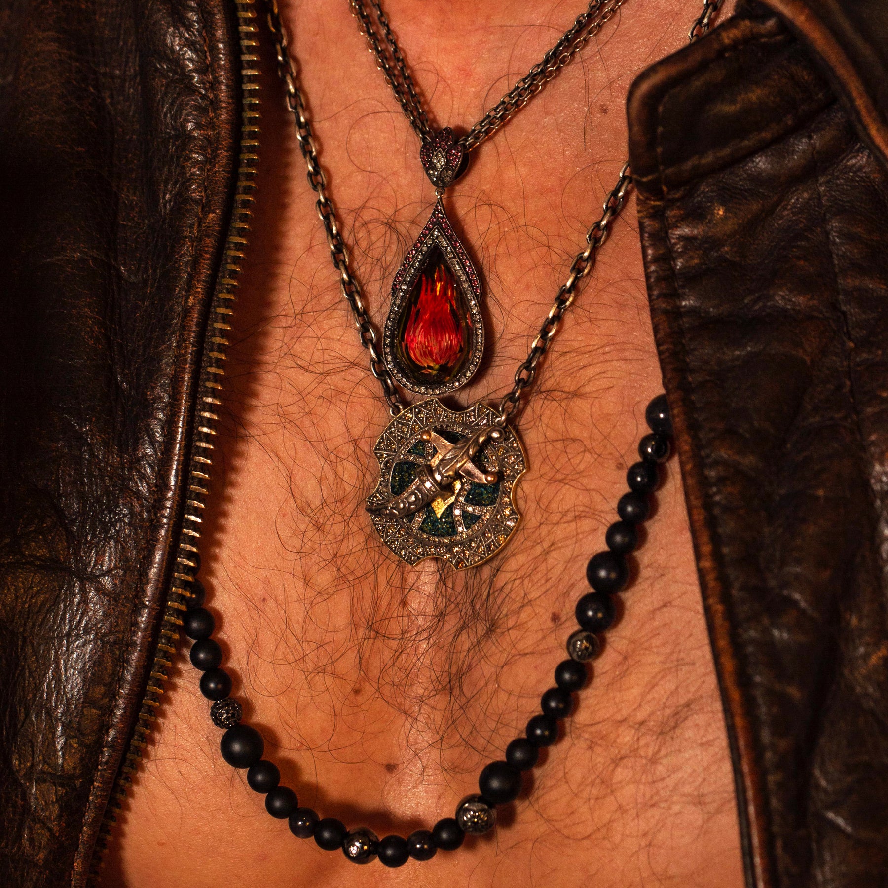 Collier Saphirs Gris & Diamants Noirs
