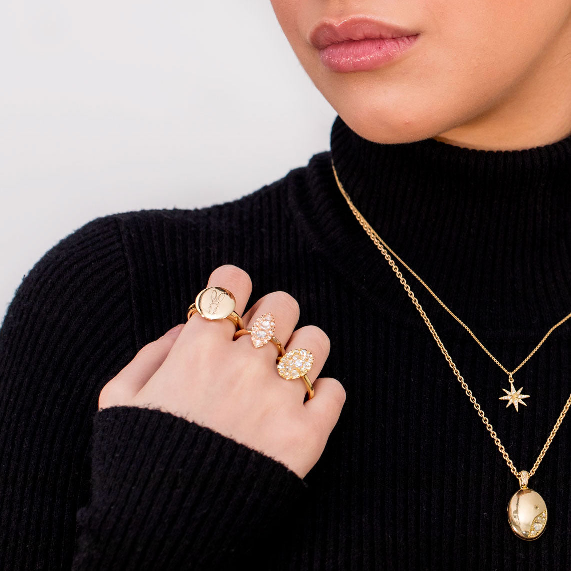 Bague Bracteate Round Logo Signet