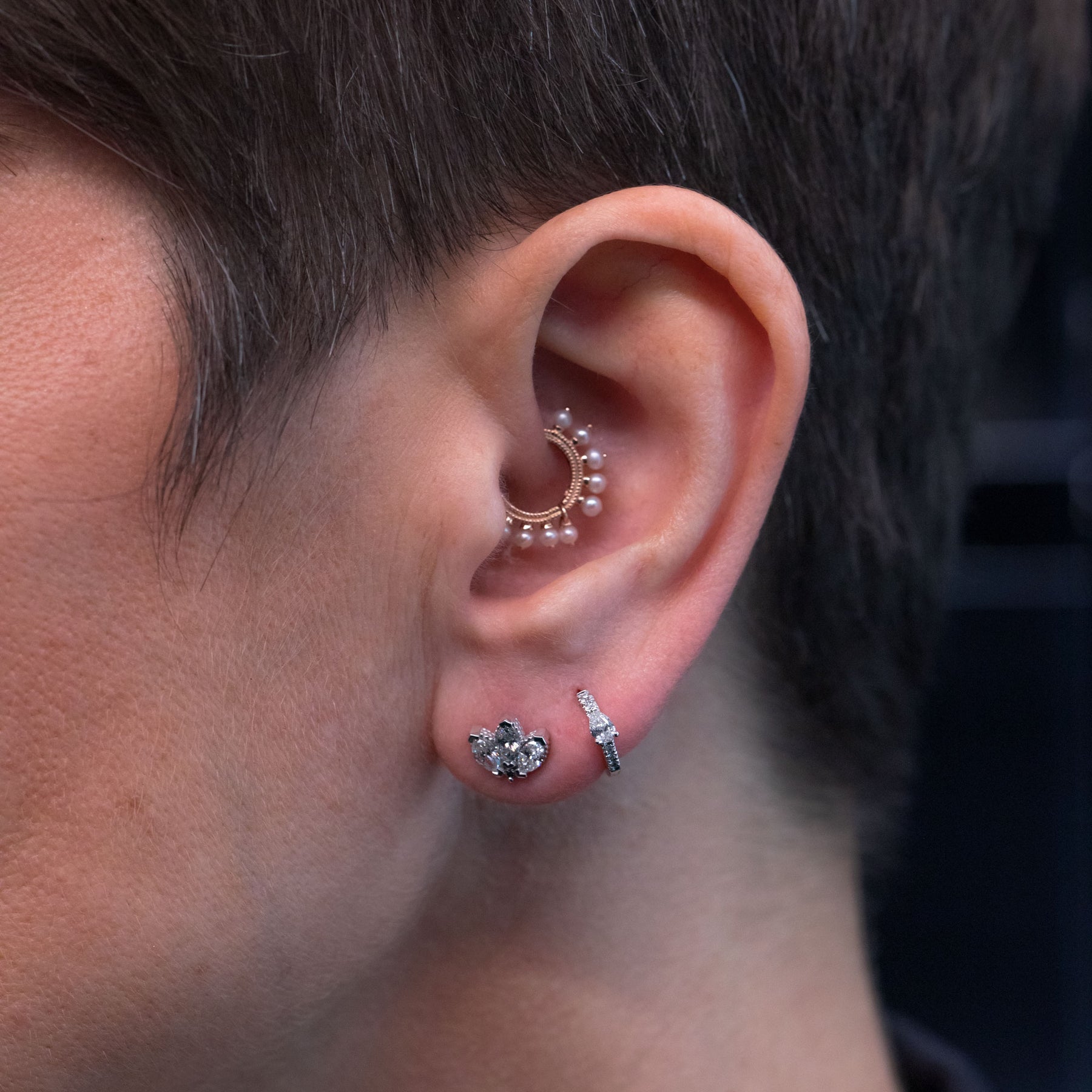 Creole 8mm Birne 3.5mm Halbpave Weißgold
