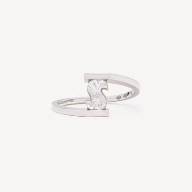 Diale intertwined ring White gold