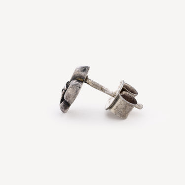 Stud Fleur de Lys
