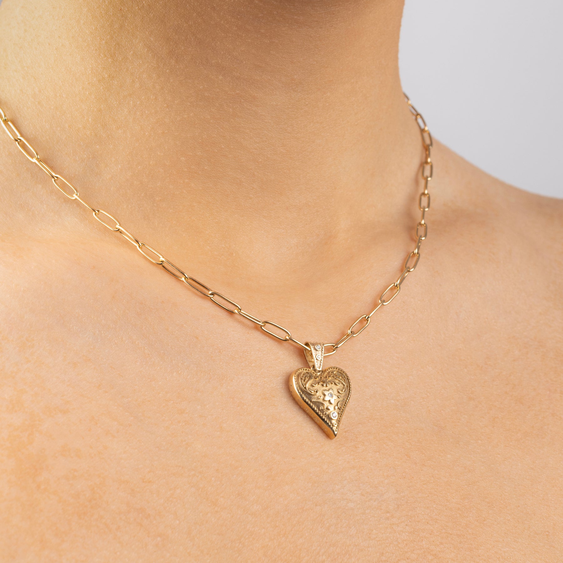 Collier Small Southwestern Heart
