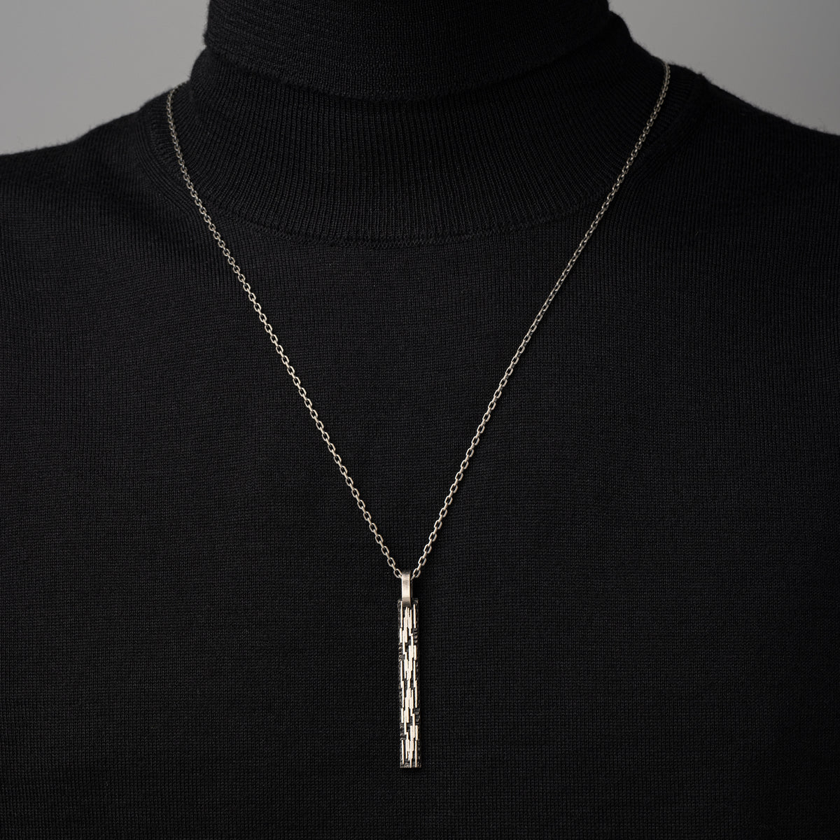 Collier AST-006