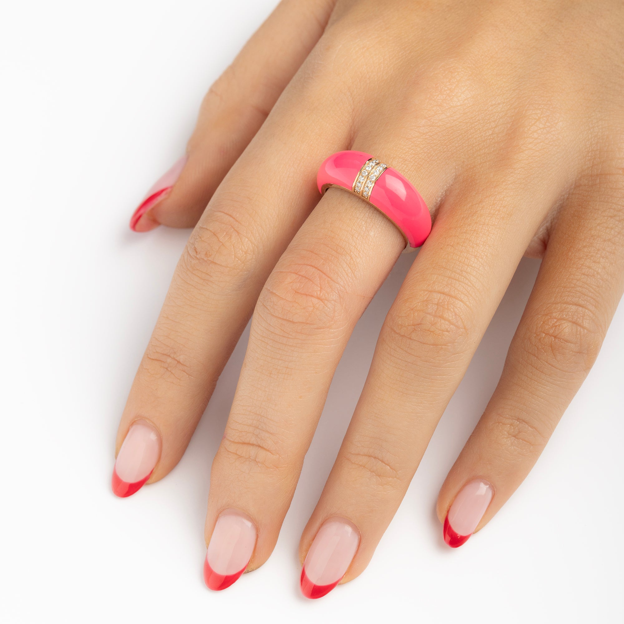 Moderner rosa Ring