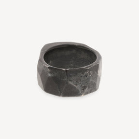 Rock-Ring aus Silber und schwarzem Diamant