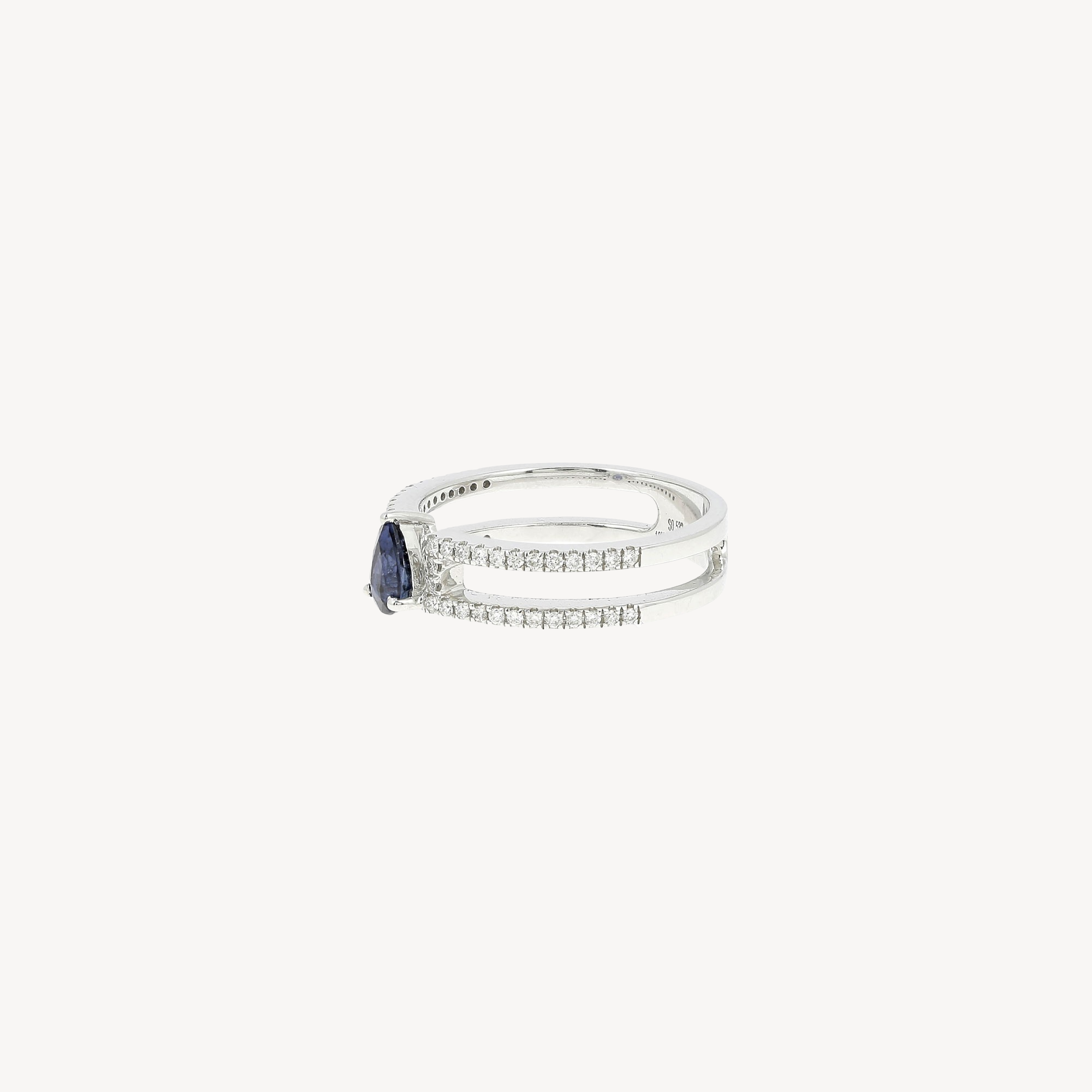 Moderner Ring mit Saphirbirne und Diamant