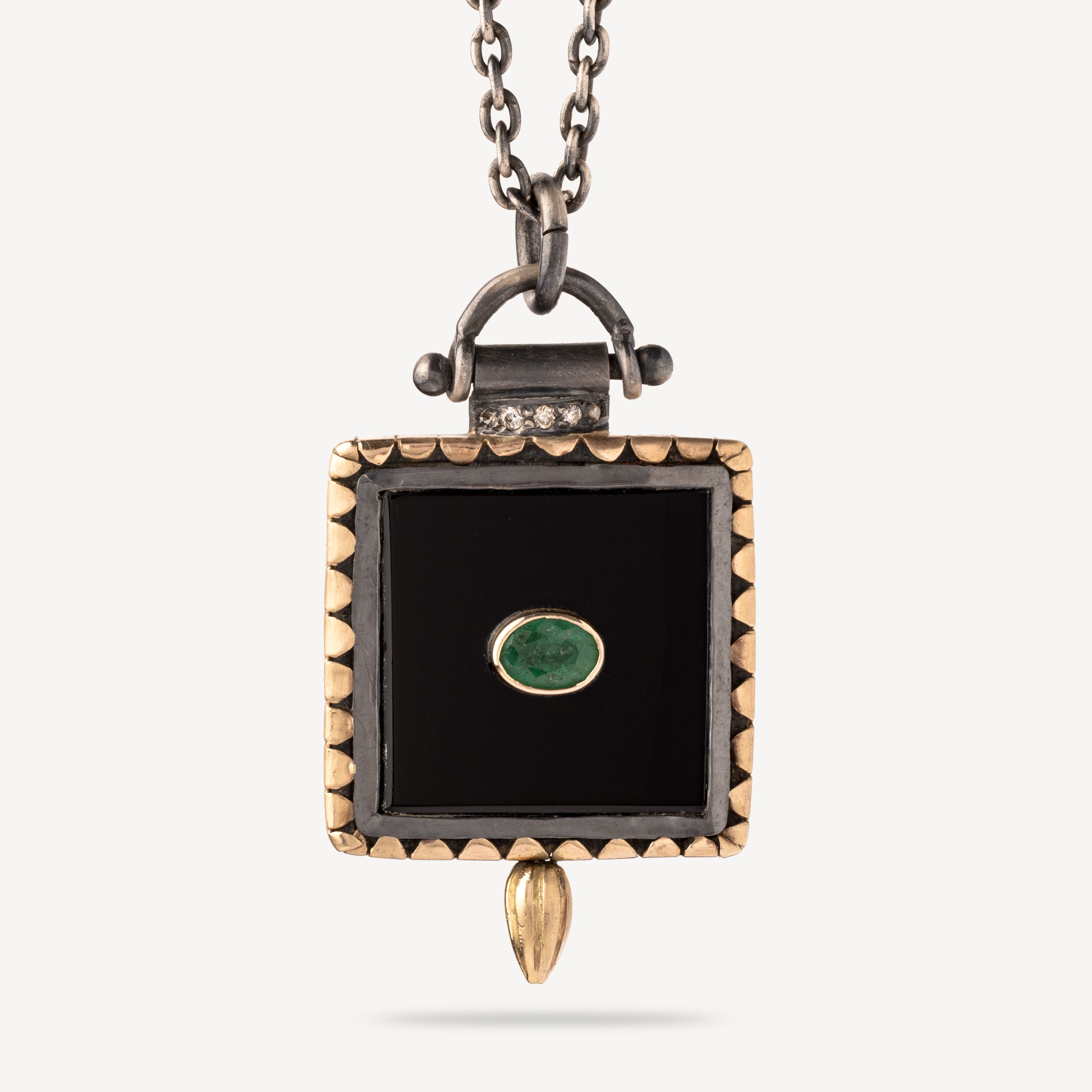Cuadro-Halskette aus Onyx und Smaragd