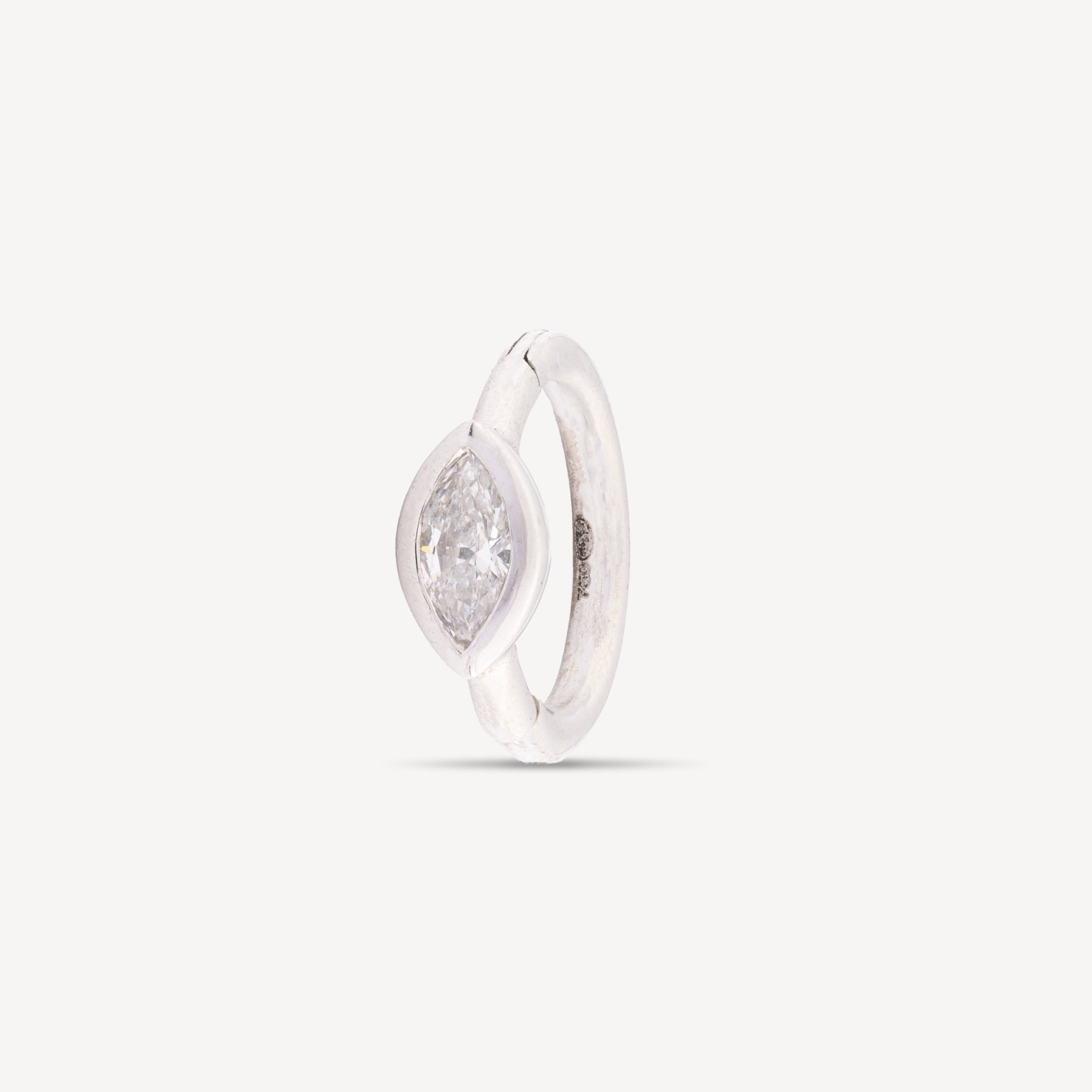Creole 6.5mm white gold marquise 3x2mm bezel set