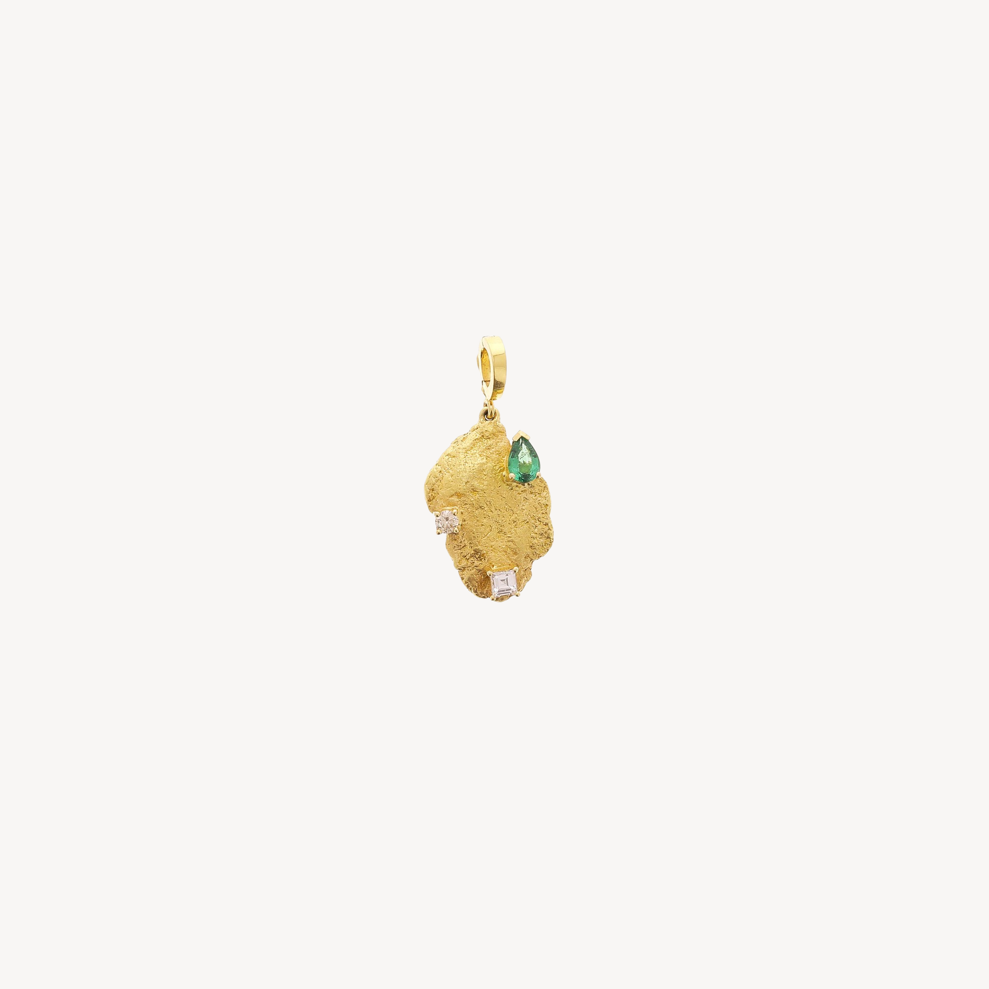 Charm Emerald Scattered Large Gold Nugget