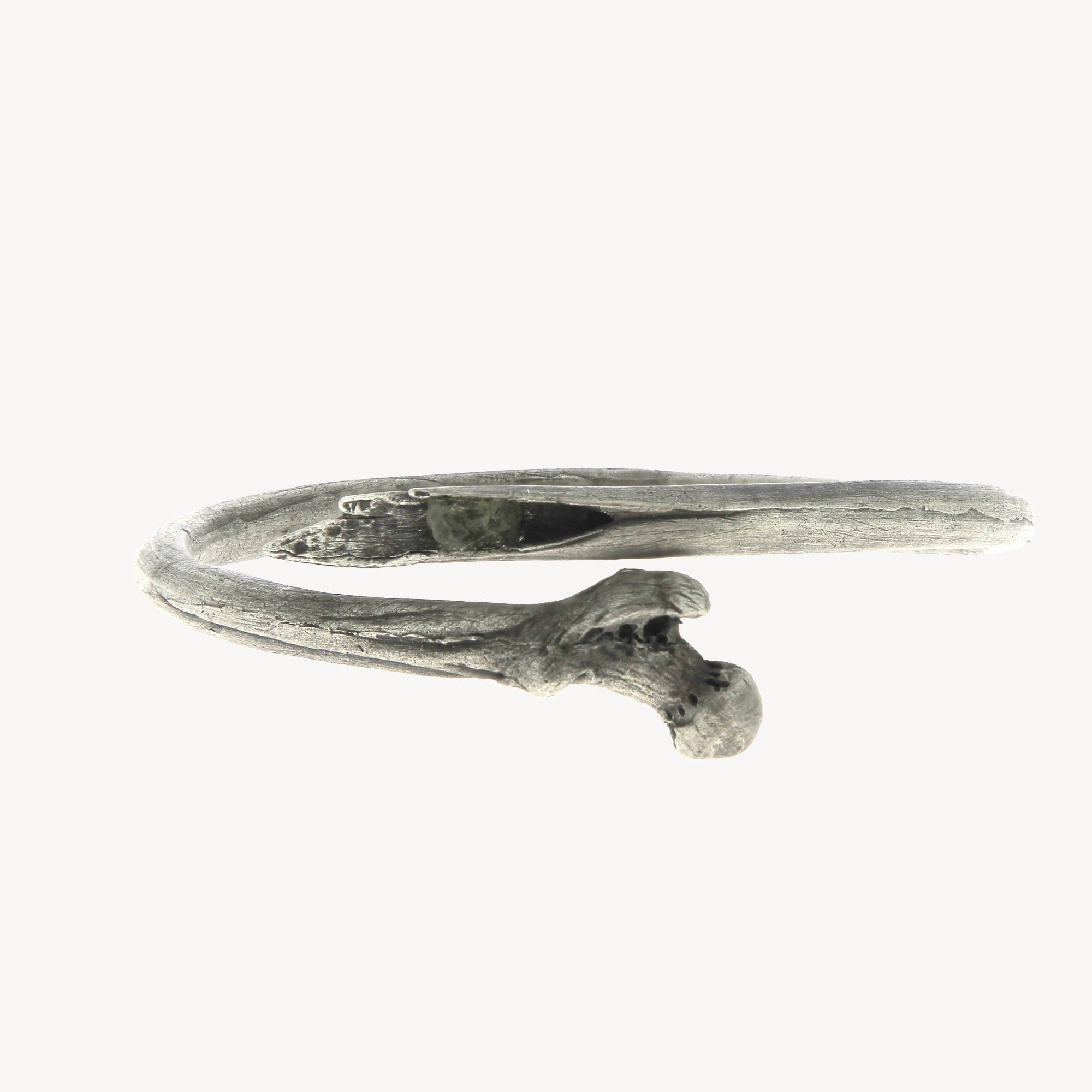 Femurförmiges Peridot-Armband