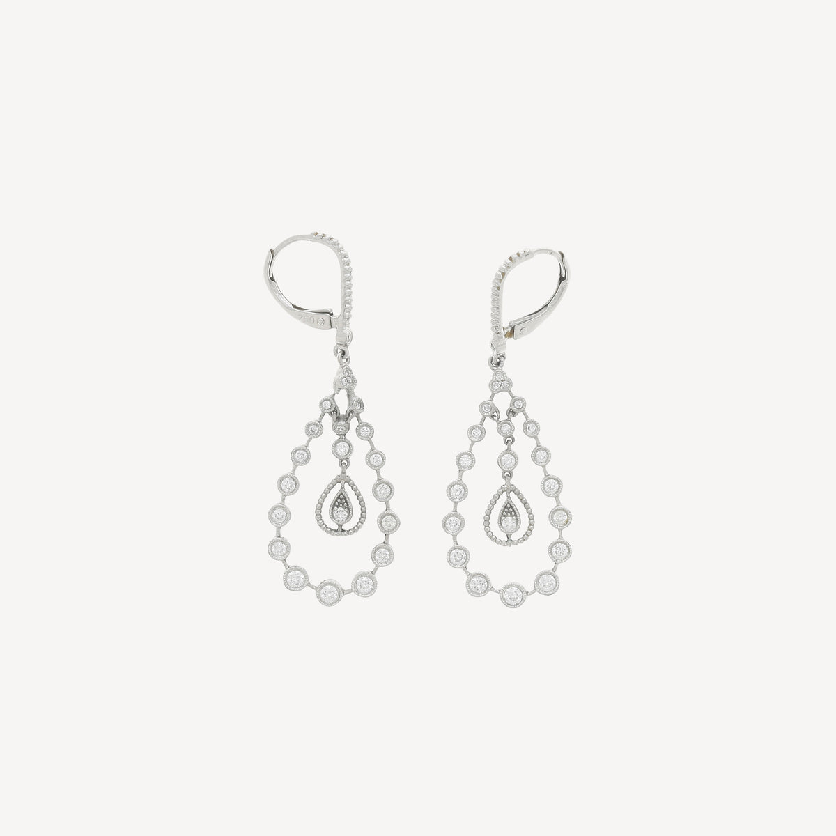 Ohrhänger aus Weißgold und Diamanten