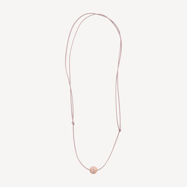 Halskette mit rosa Diamanten und einer Perle