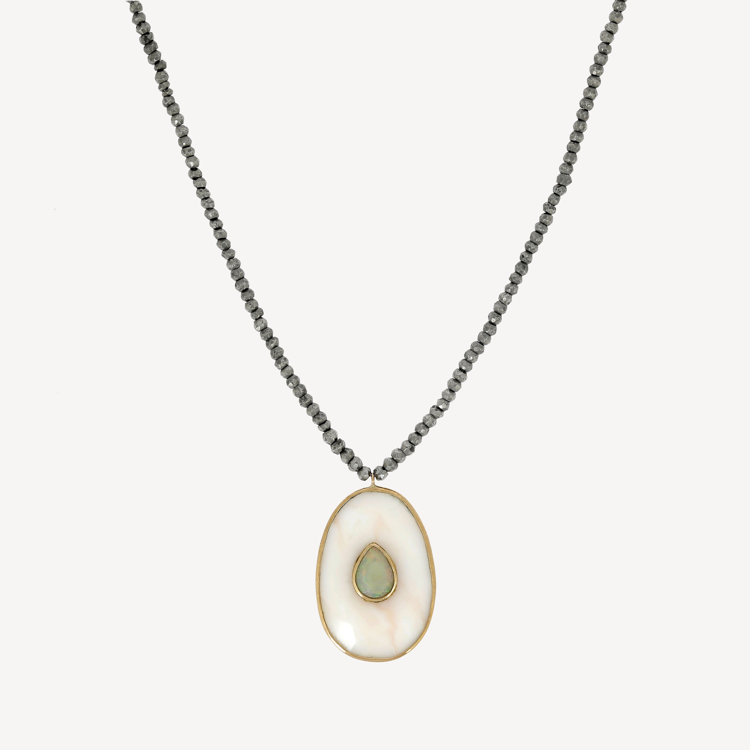 Lange Halskette mit Opal