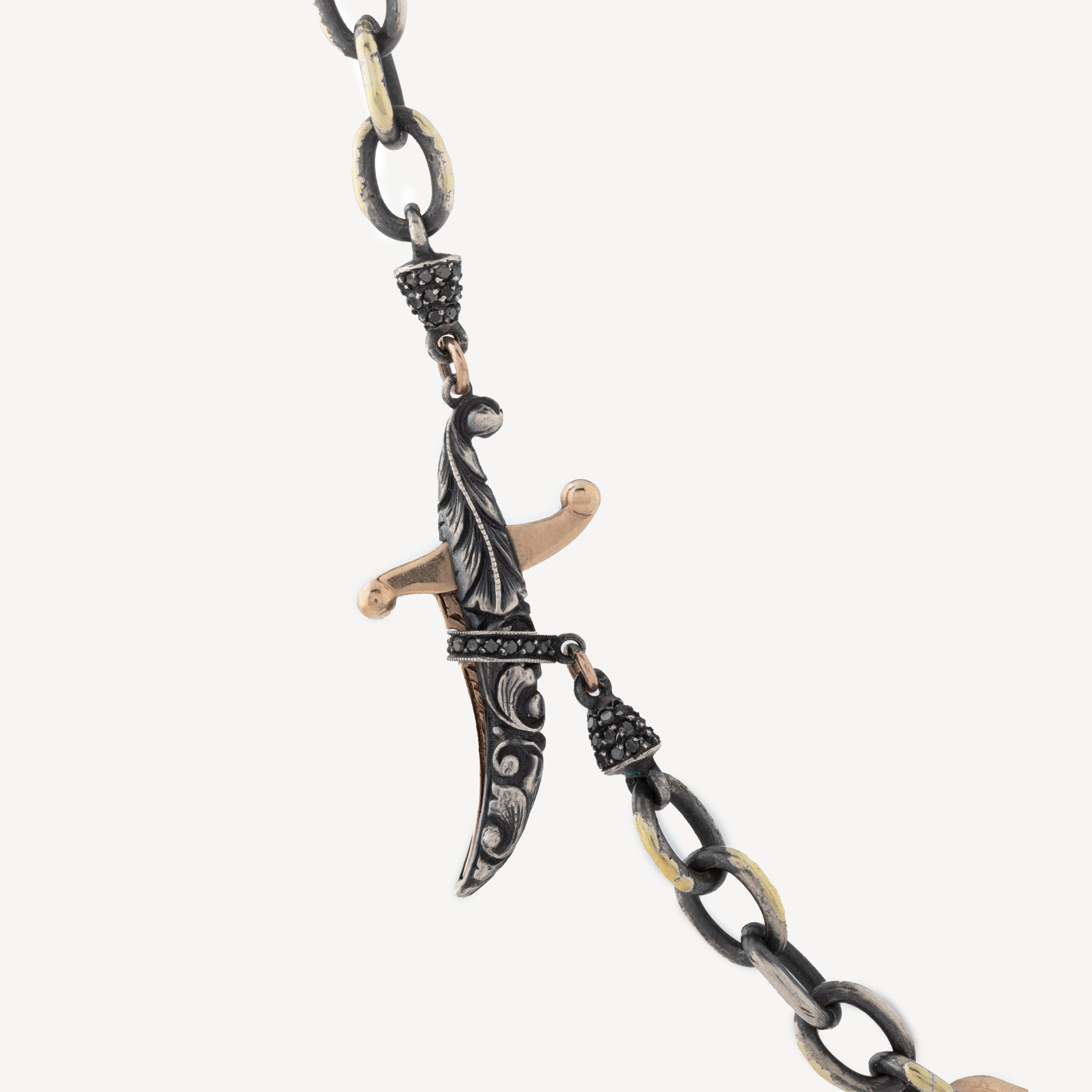 Collier Black Diamond Sword