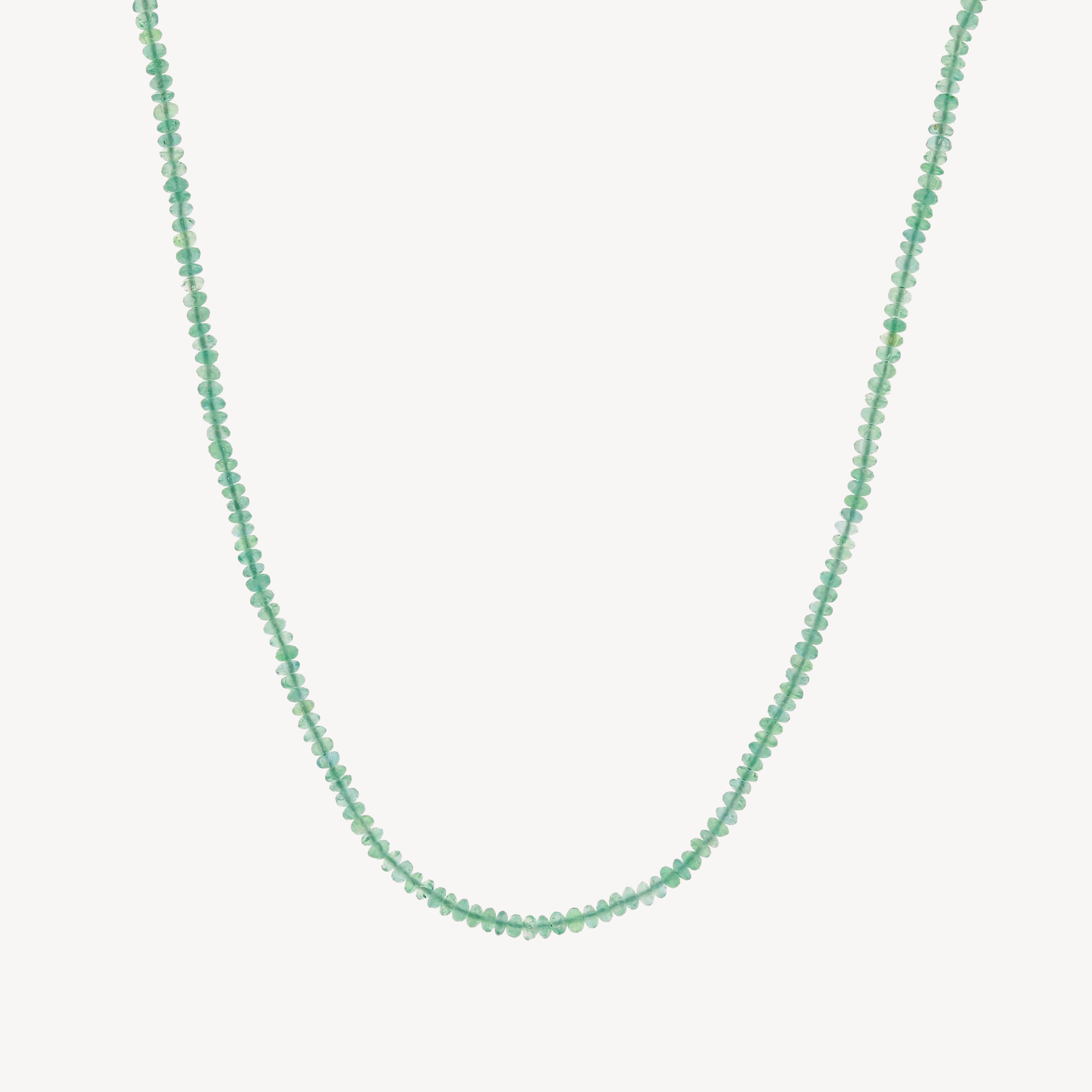Kleine Halskette mit Smaragdperlen