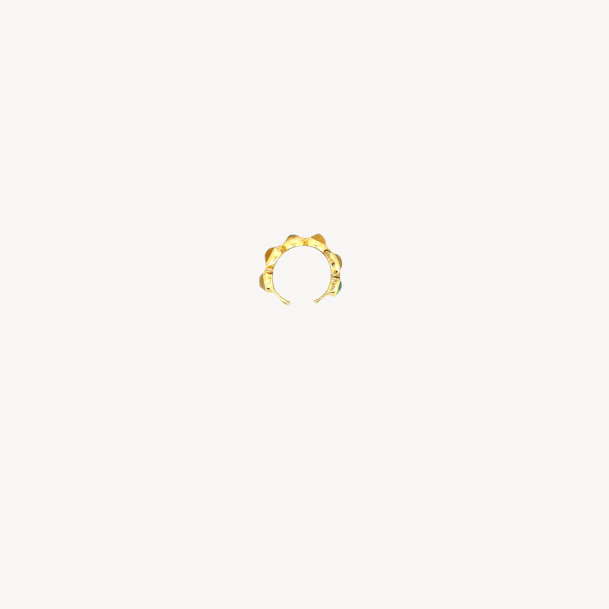Weißer Opal-Ohrring aus Gelbgold
