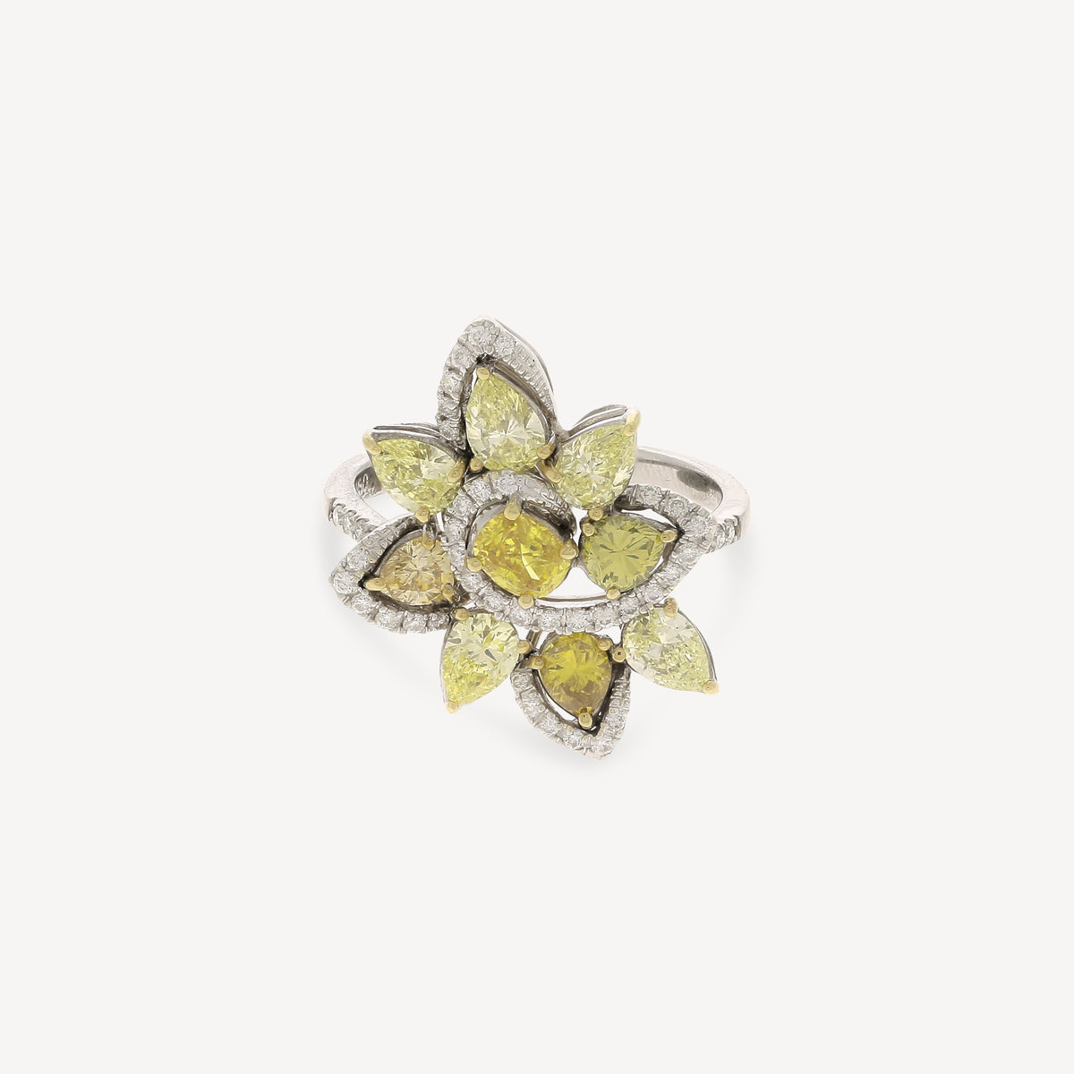 Gelber und weißer Diamant-Blumenring