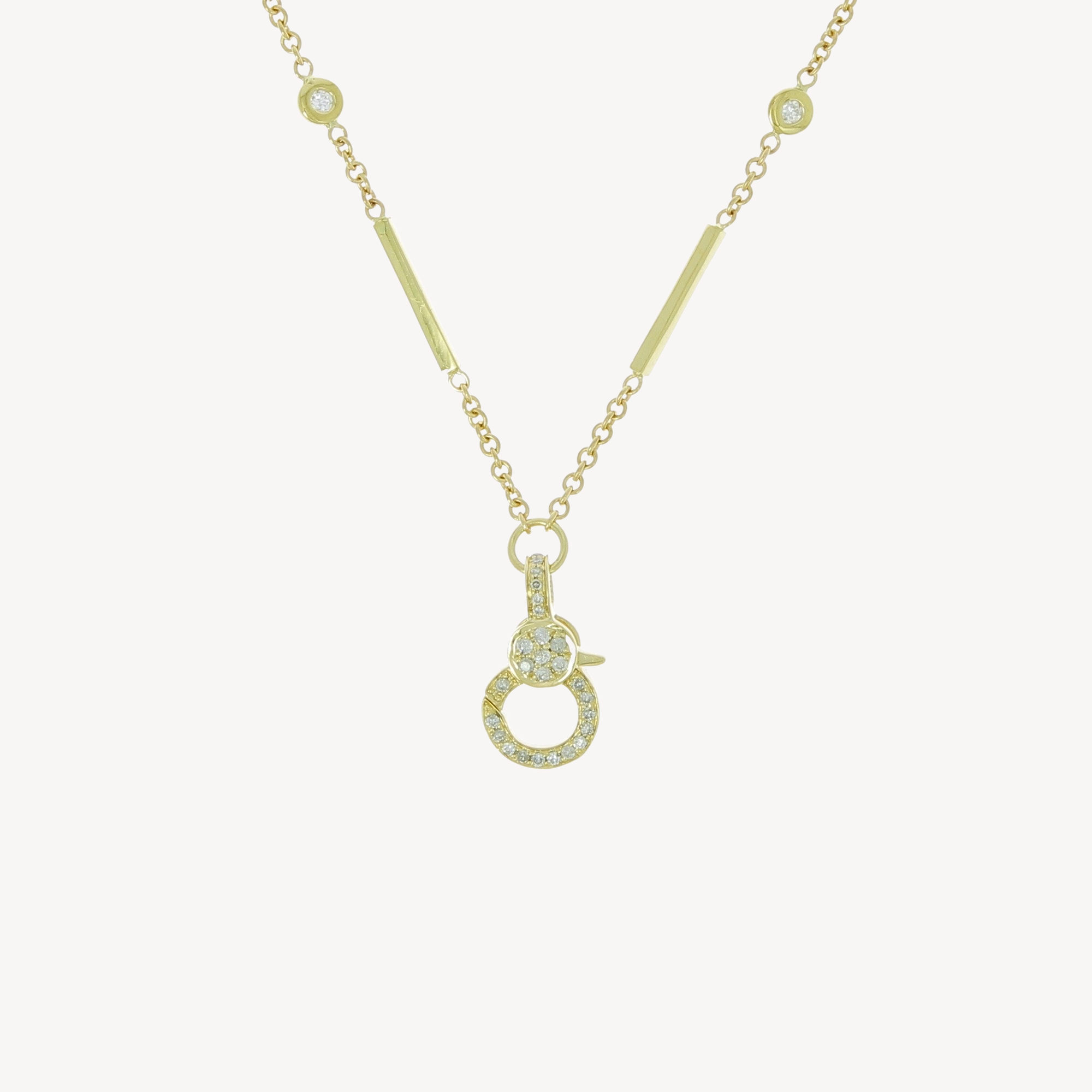 Collier or jaune charms pavés diamants