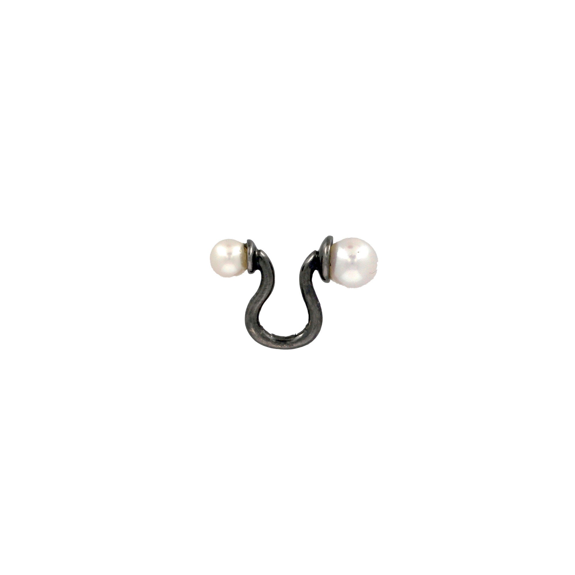 Asymmetrischer Ear Cuff mit weißen Perlen