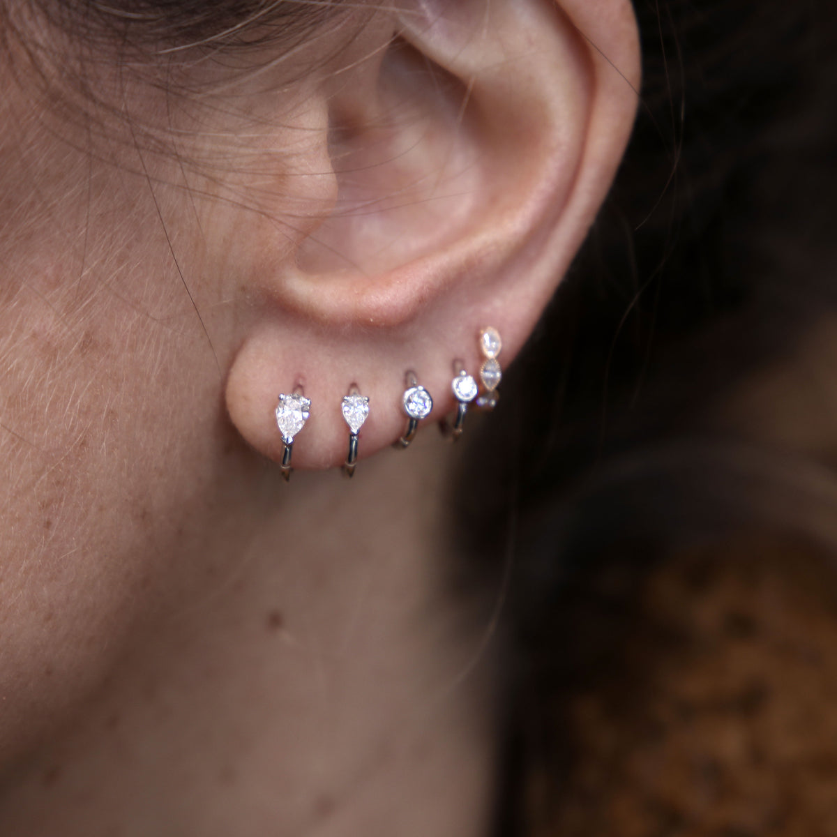 6.5mm White Gold Pear 3.5x2.5mm Hoop