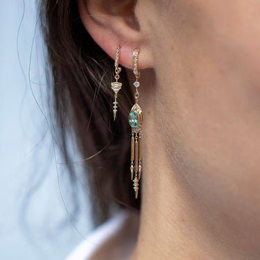 Totem-Ohrring mit Saphiraugen und Diamanten