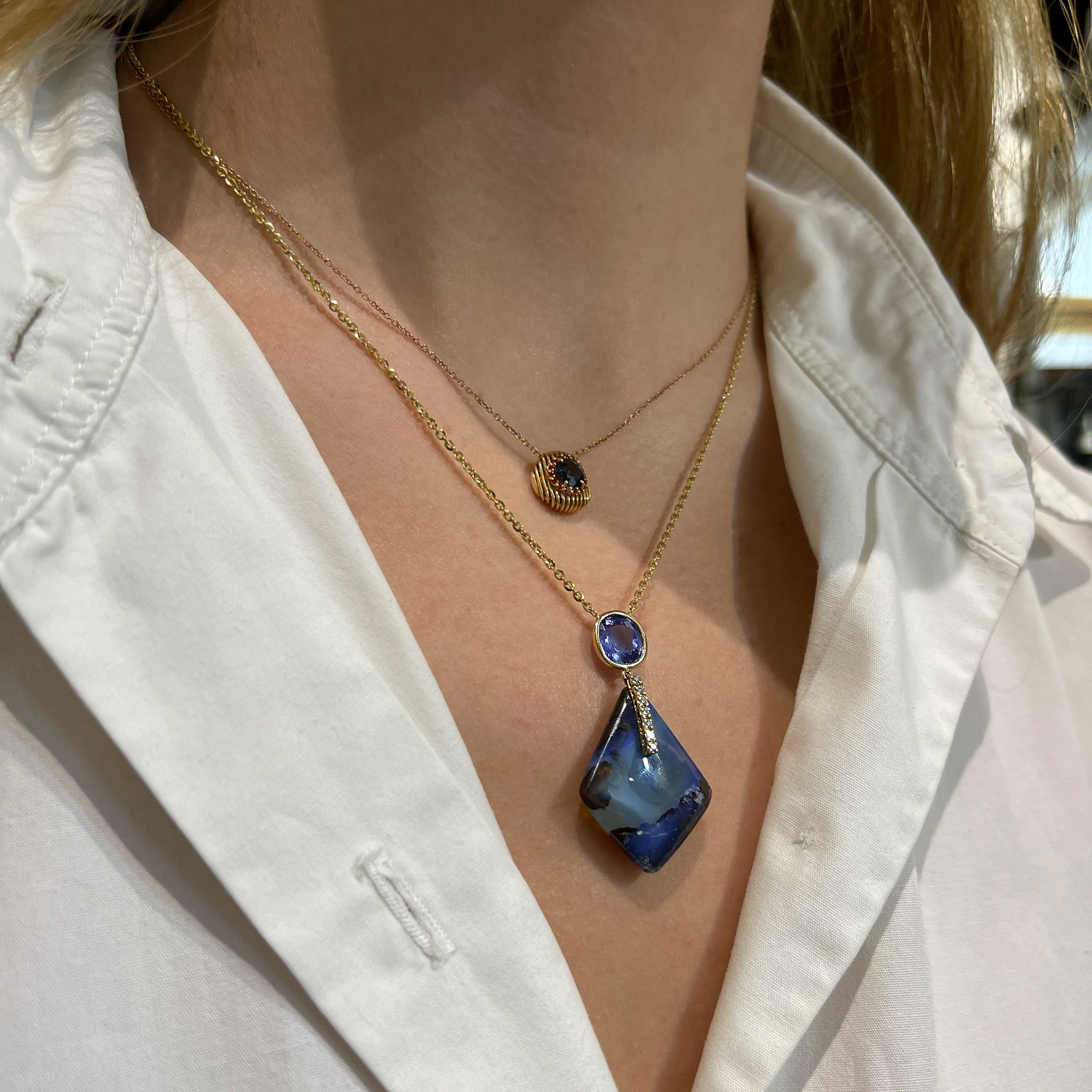 Halskette mit blauem Opal und Diamant