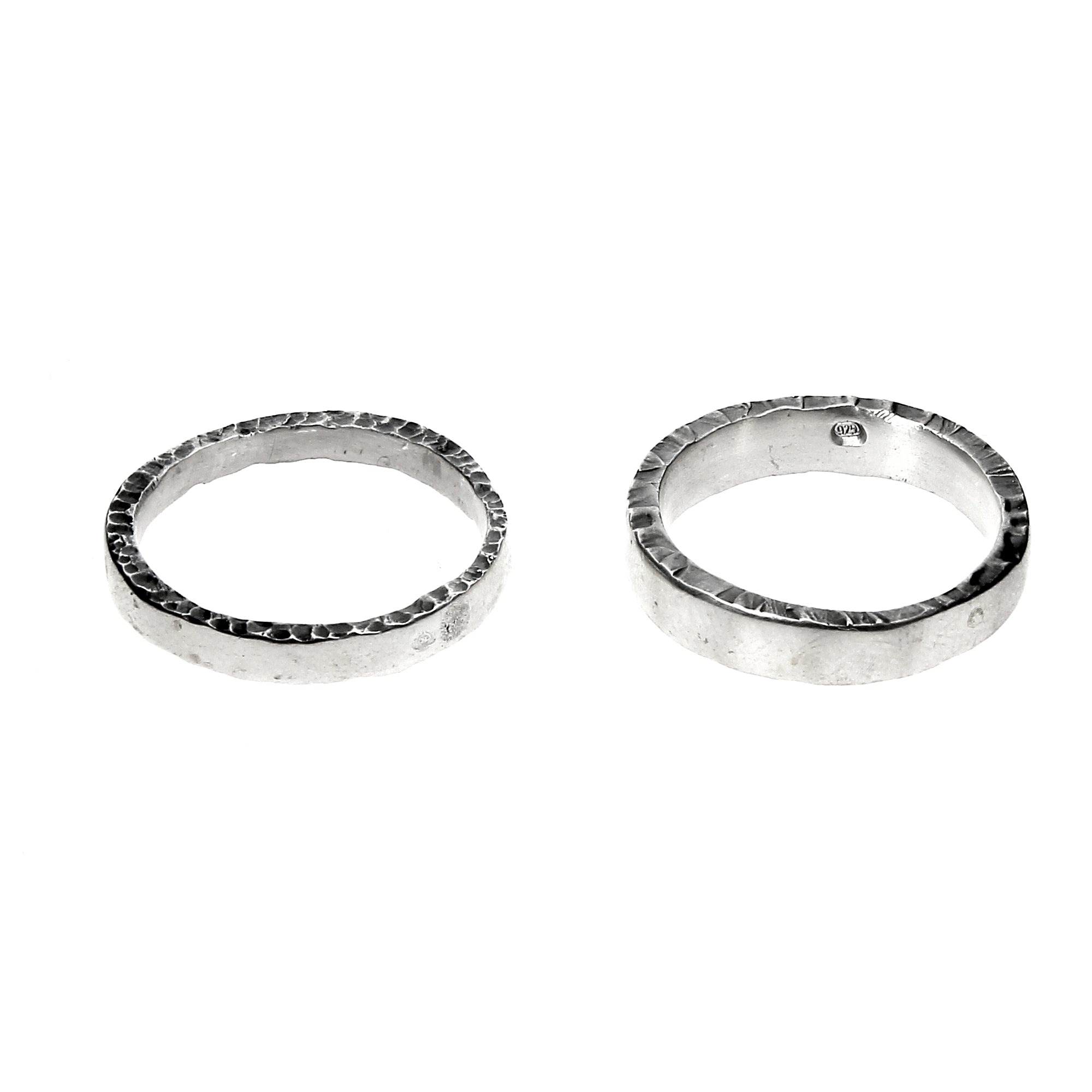 Ein Paar einfache Ringe